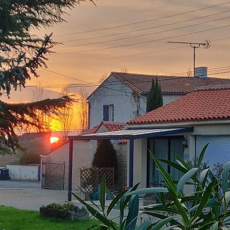 Gite Du Clos De La Vigne Villa Montreuil  Kültér fotó