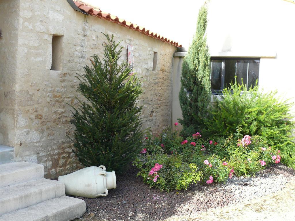 Gite Du Clos De La Vigne Montreuil Szoba fotó