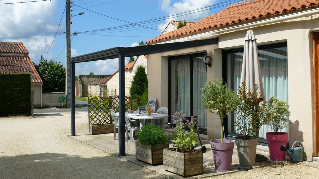 Gite Du Clos De La Vigne Montreuil Kültér fotó